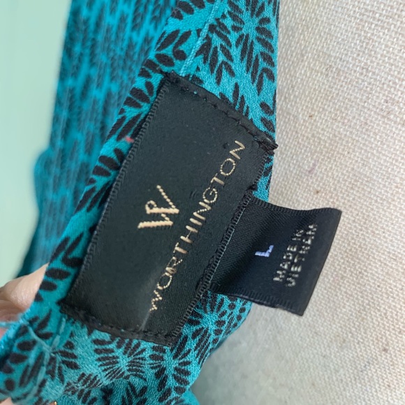 Beautiful Worthington Blouse - Picture 4 of 5